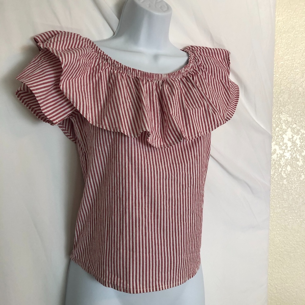 Potter's Pot Red Candy Striped Short Sleeved Ruffled Top
